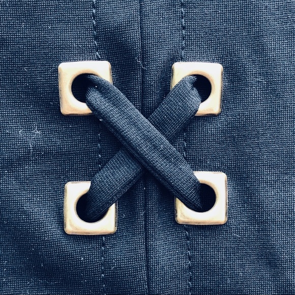 Trina Turk Blk A-Line Skirt w/Gold Button … - Picture 3 of 5